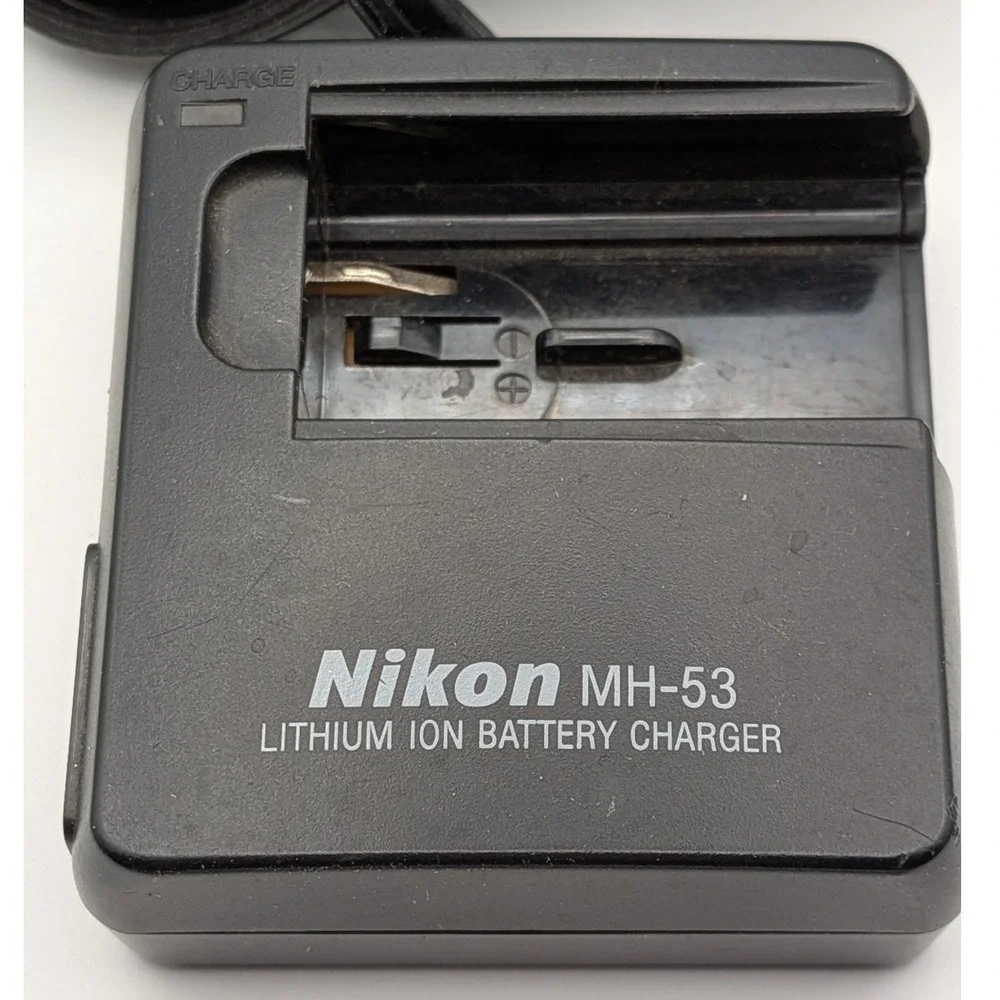 Nikon Battery Charger Unisex OS Black Good MH-53 EN-EL1 Coolpix Accessory